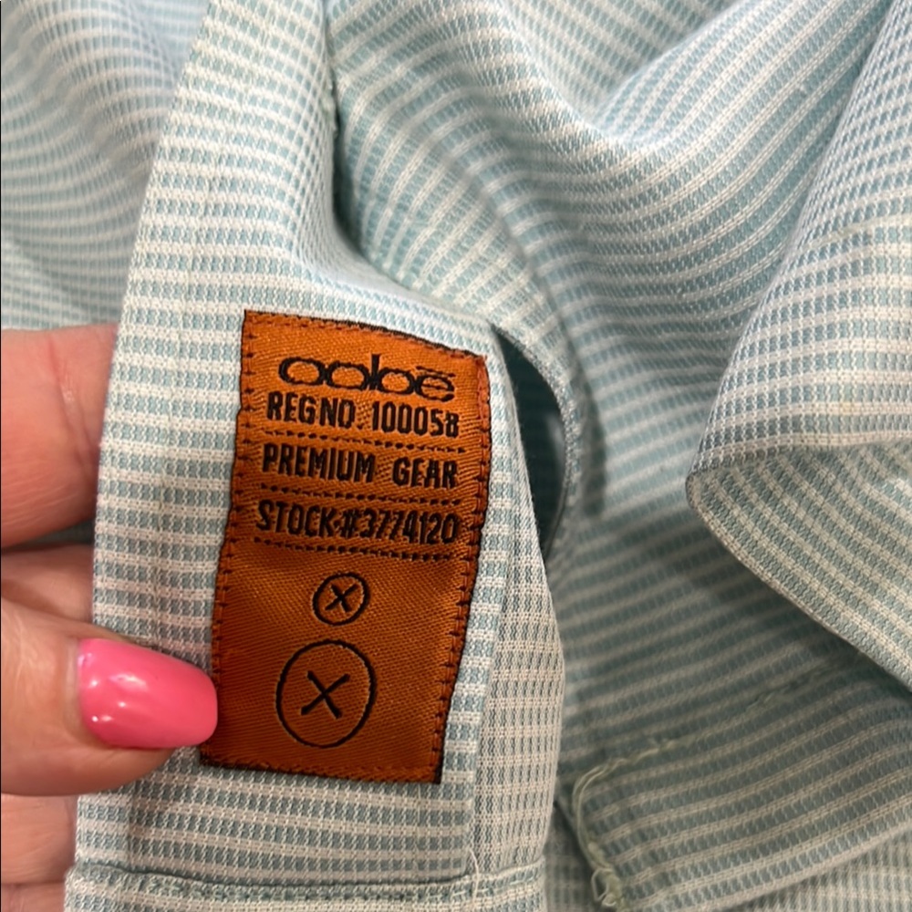Oobe Striped Shirt with Dark Buttons size medium - Picture 8 of 8